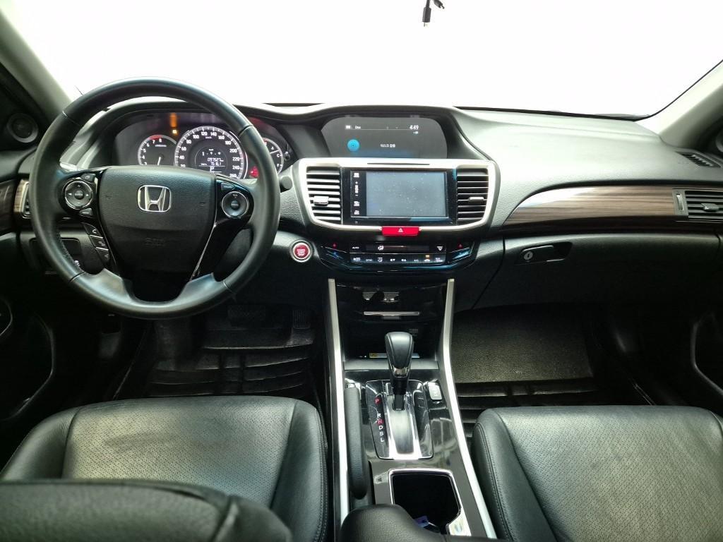 Honda Accord - Vista 7
