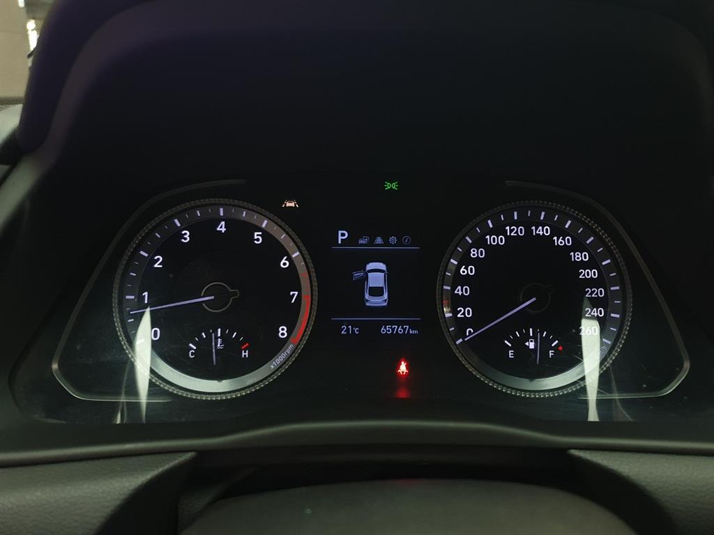 HYUNDAI Sonata - Vista 7