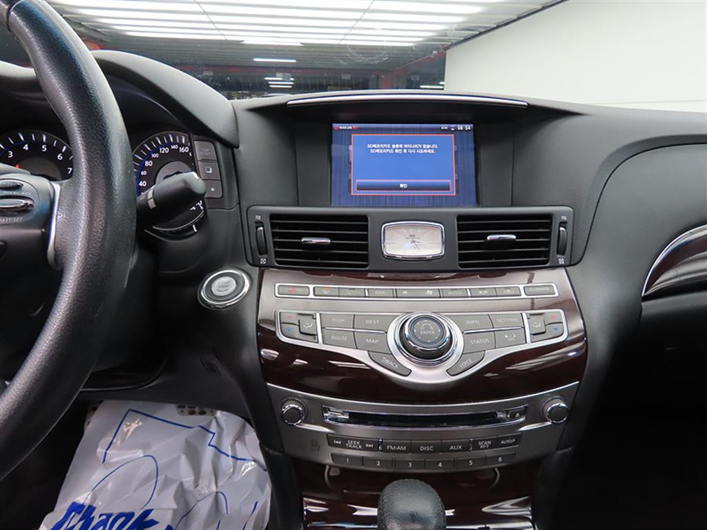Infiniti M - Vista 12
