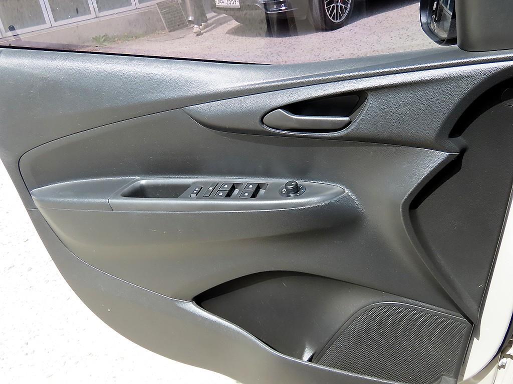 Chevrolet Spark - Vista 11