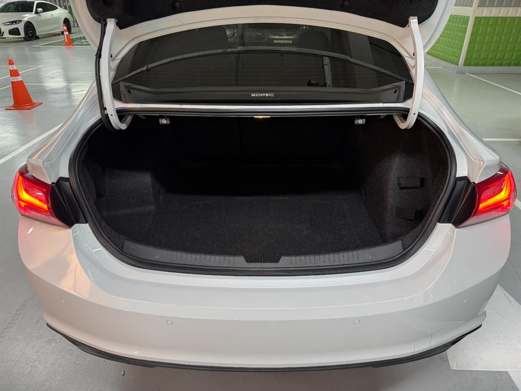 Chevrolet Malibu - Vista 5