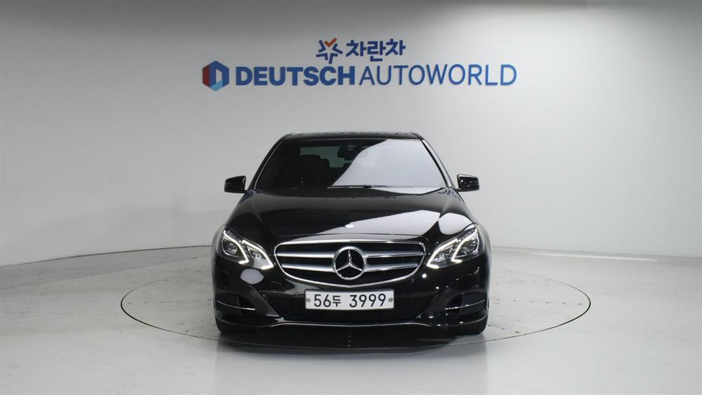 Mercedes Benz E class - Vista 3