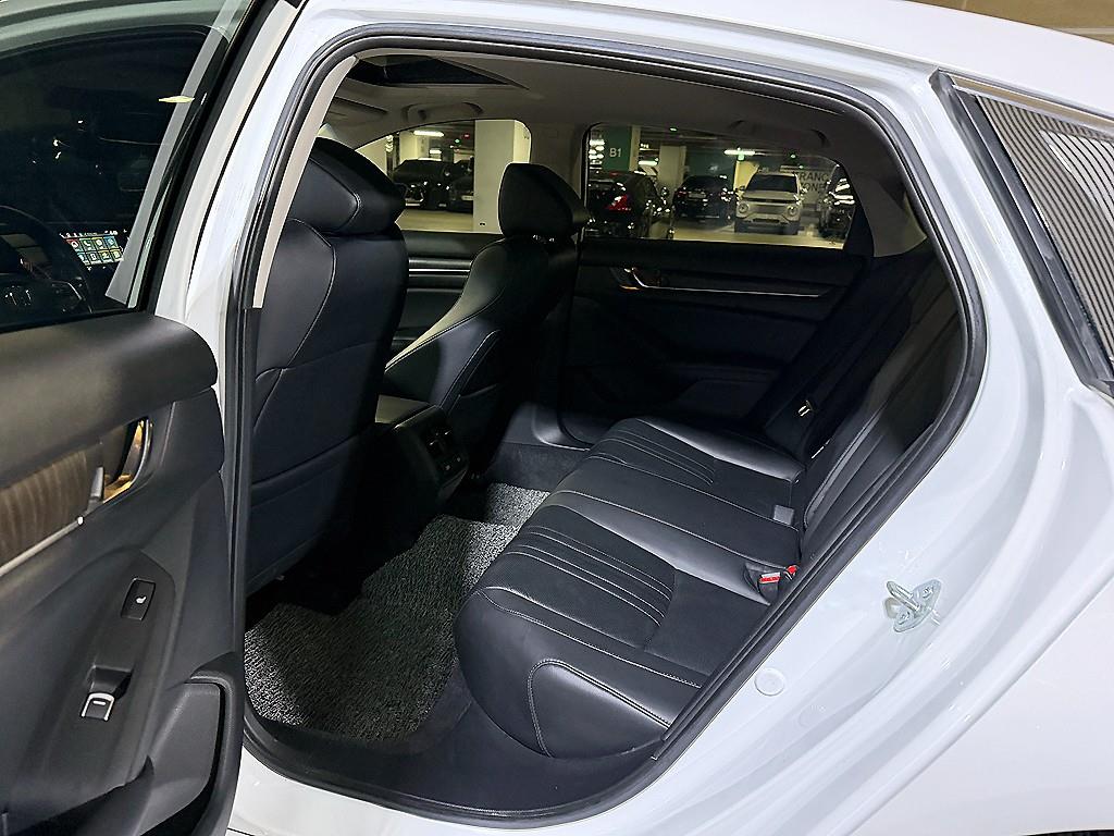 Honda Accord - Vista 8