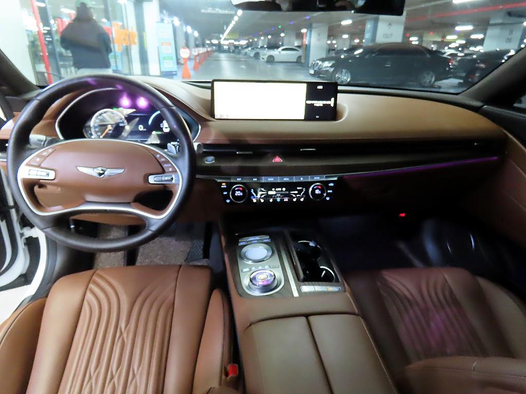 Genesis G80 - Vista 10