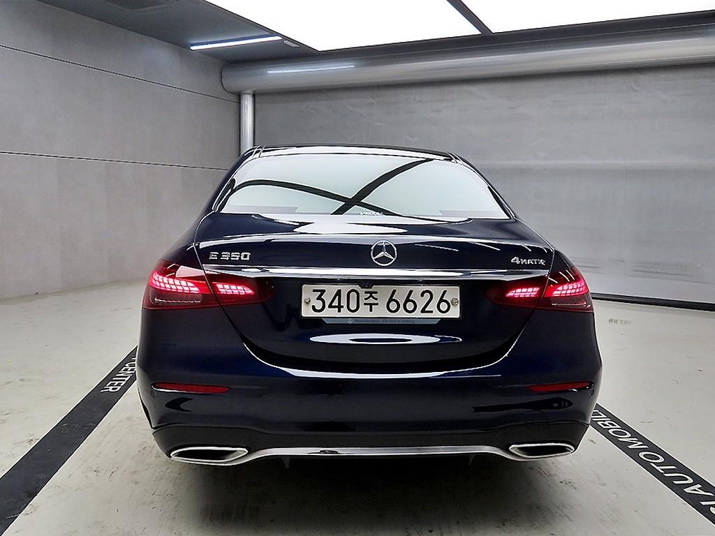 Mercedes Benz E class - Vista 3