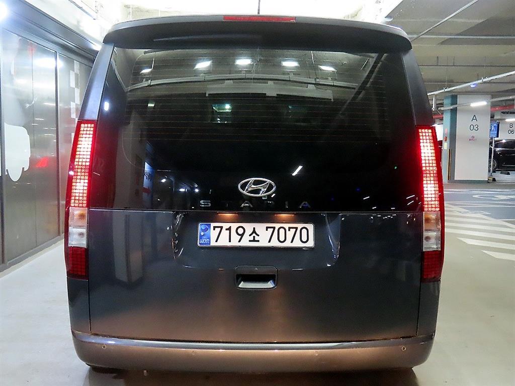 HYUNDAI Staria - Vista 5