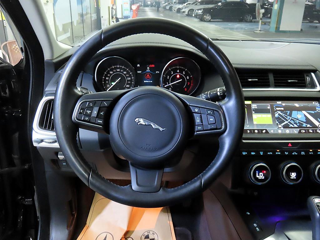 Jaguar E-PACE - Vista 8