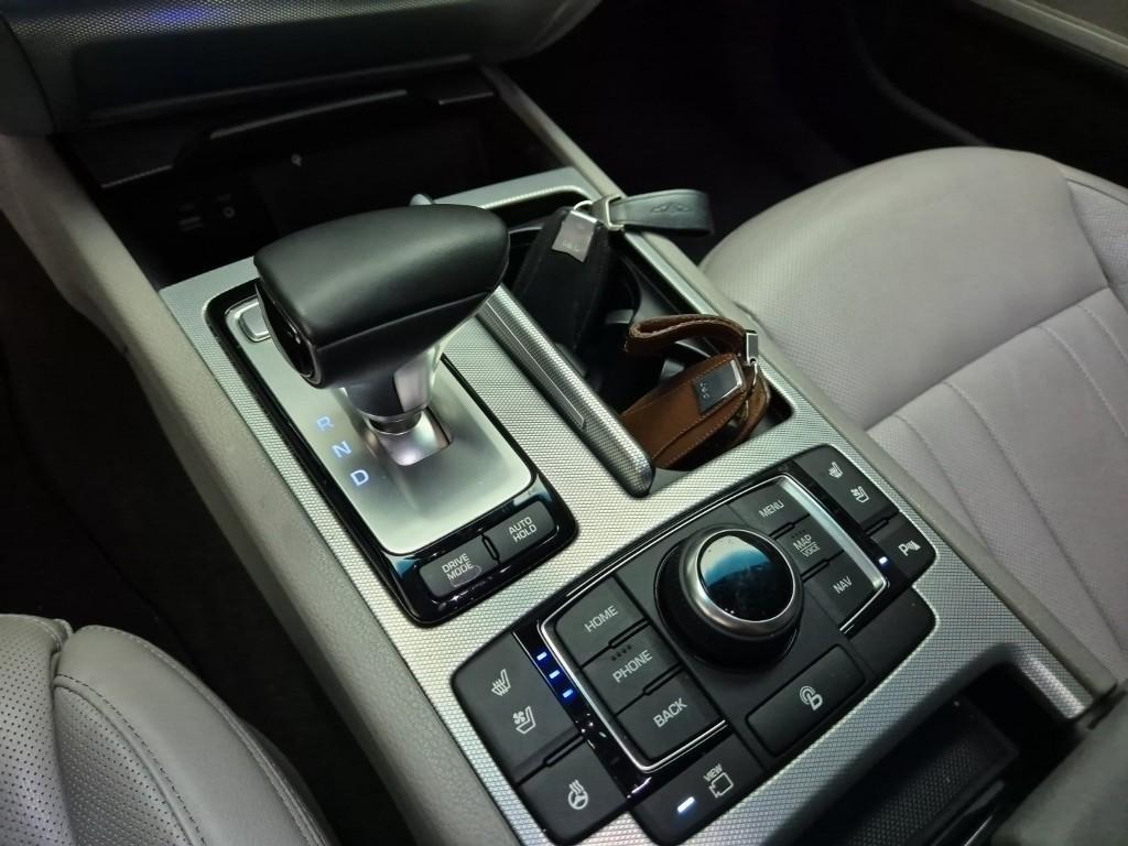 Genesis G80 - Vista 8