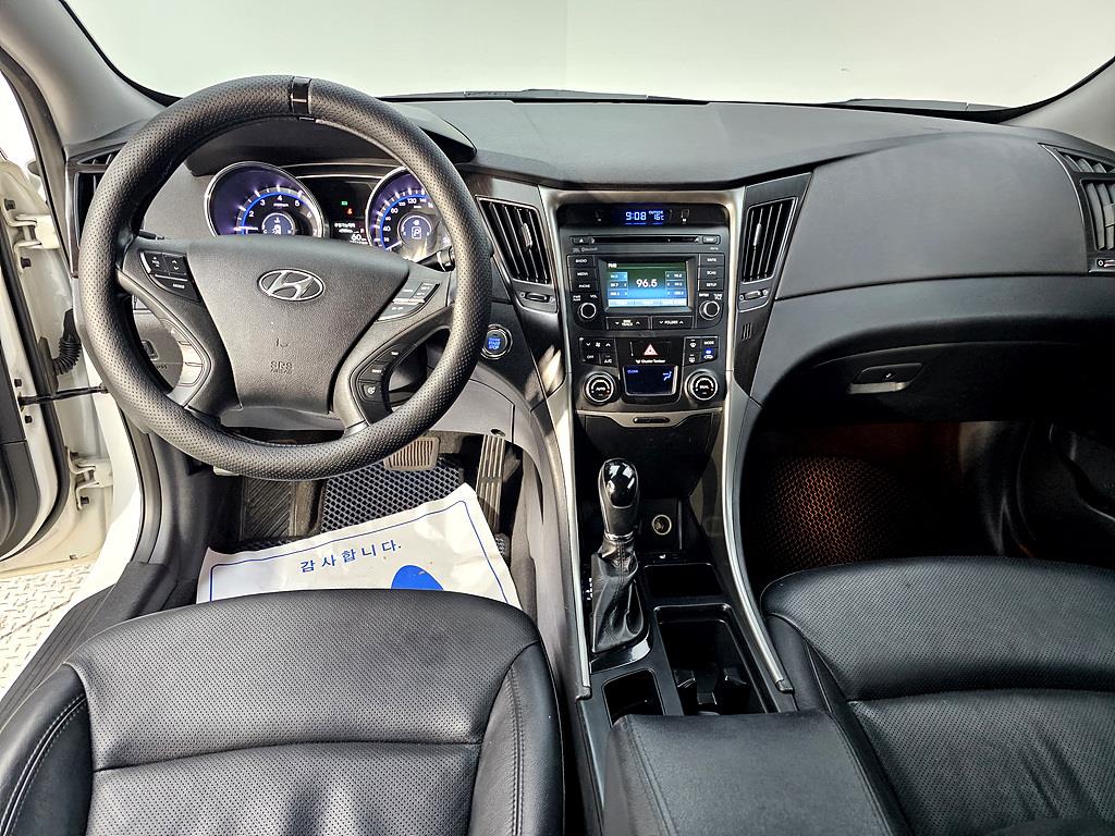 HYUNDAI Sonata - Vista 5