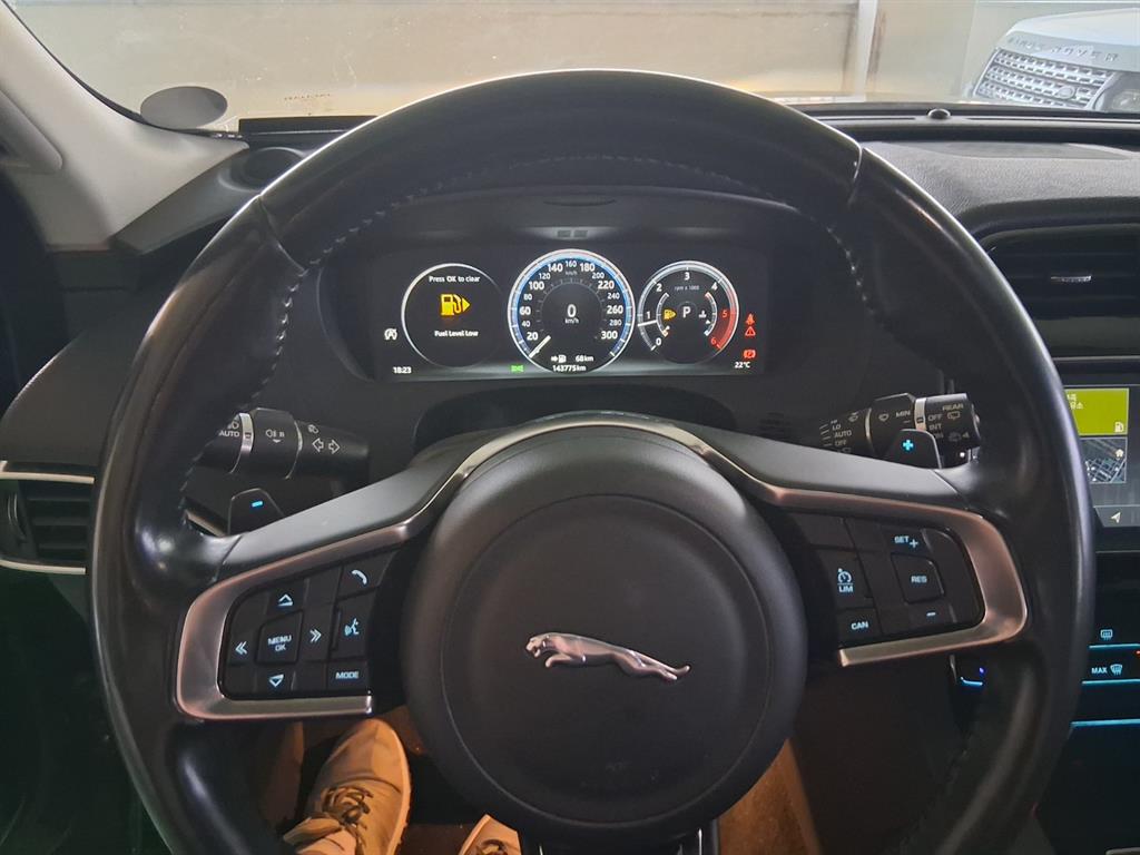 Jaguar F-PACE - Vista 6