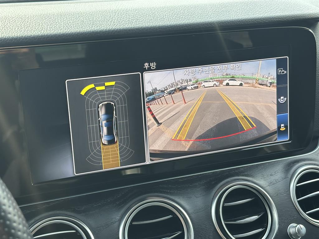 Mercedes Benz E class - Vista 12
