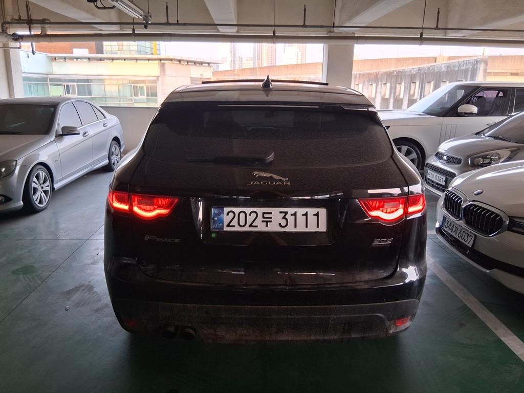 Jaguar F-PACE - Vista 5