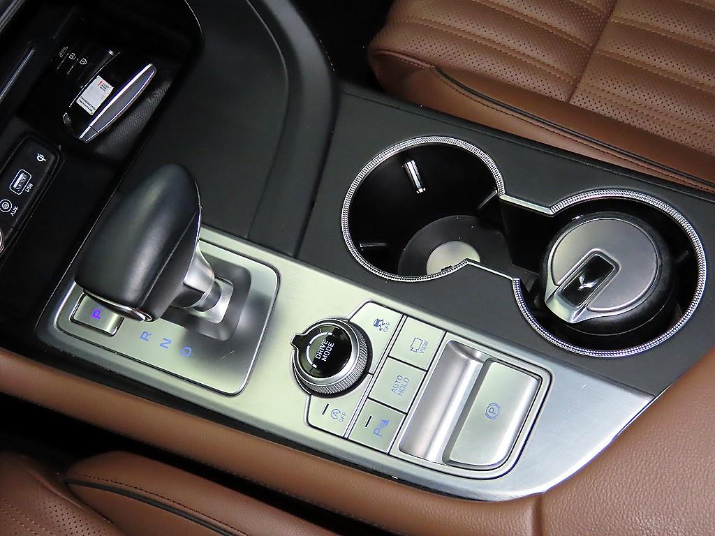 Genesis G70 - Vista 12