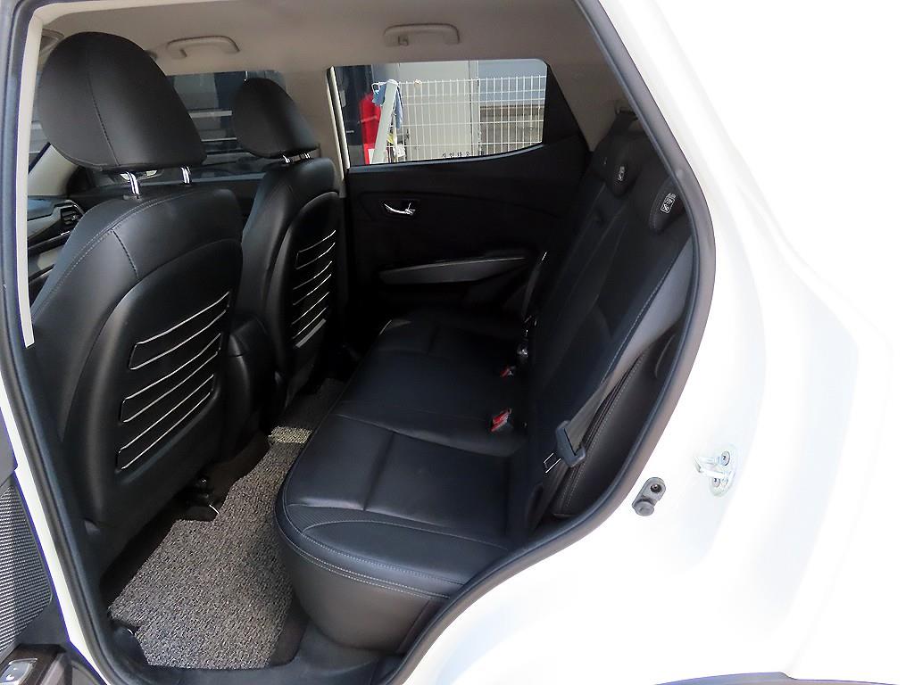 Ssangyong Tivoli - Vista 6