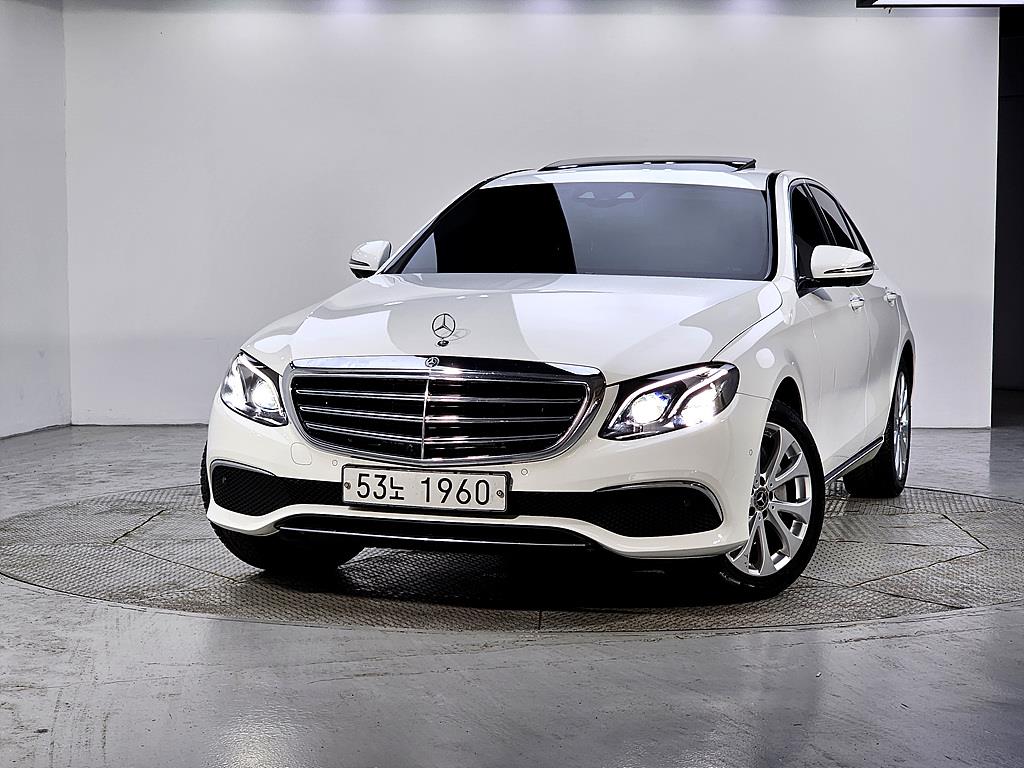 Mercedes Benz E class - Vista 2