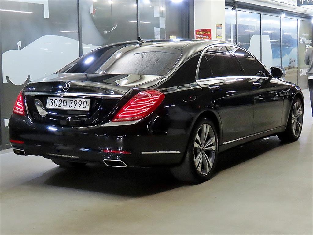Mercedes Benz S Class - Vista 4