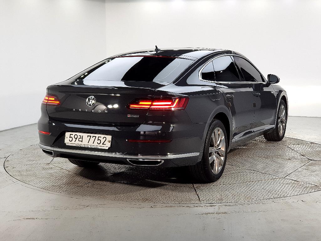 Volkswagen Arteon - Vista 4
