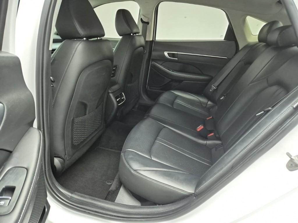 HYUNDAI Sonata - Vista 12