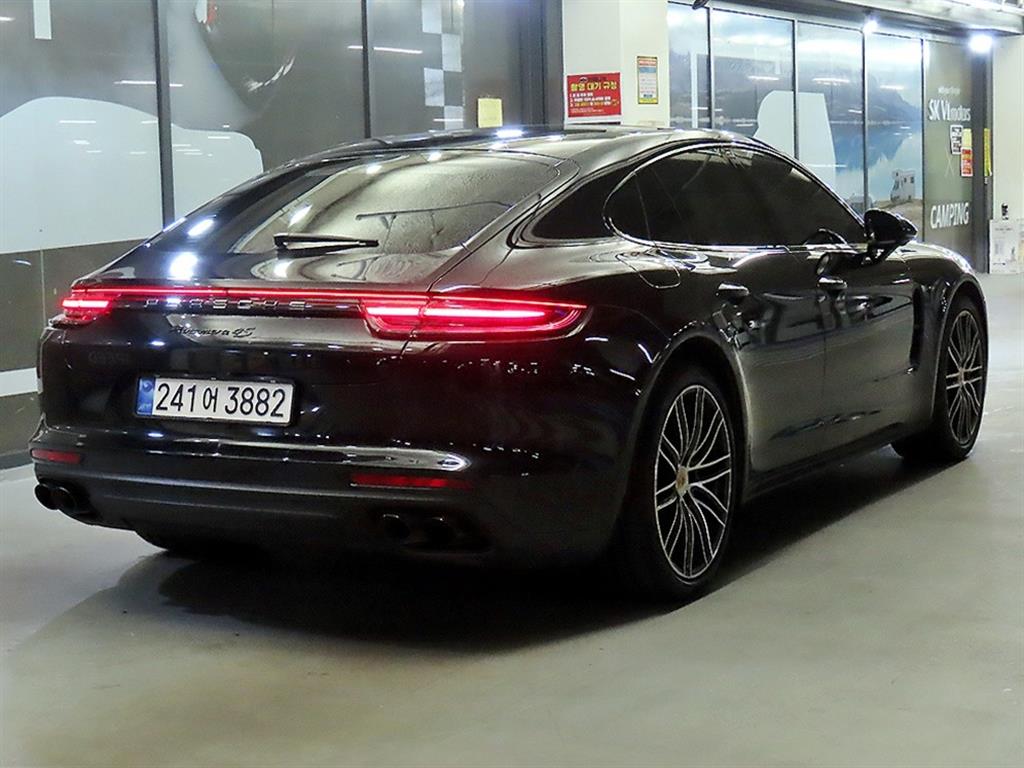 Porsche Panamera - Vista 4
