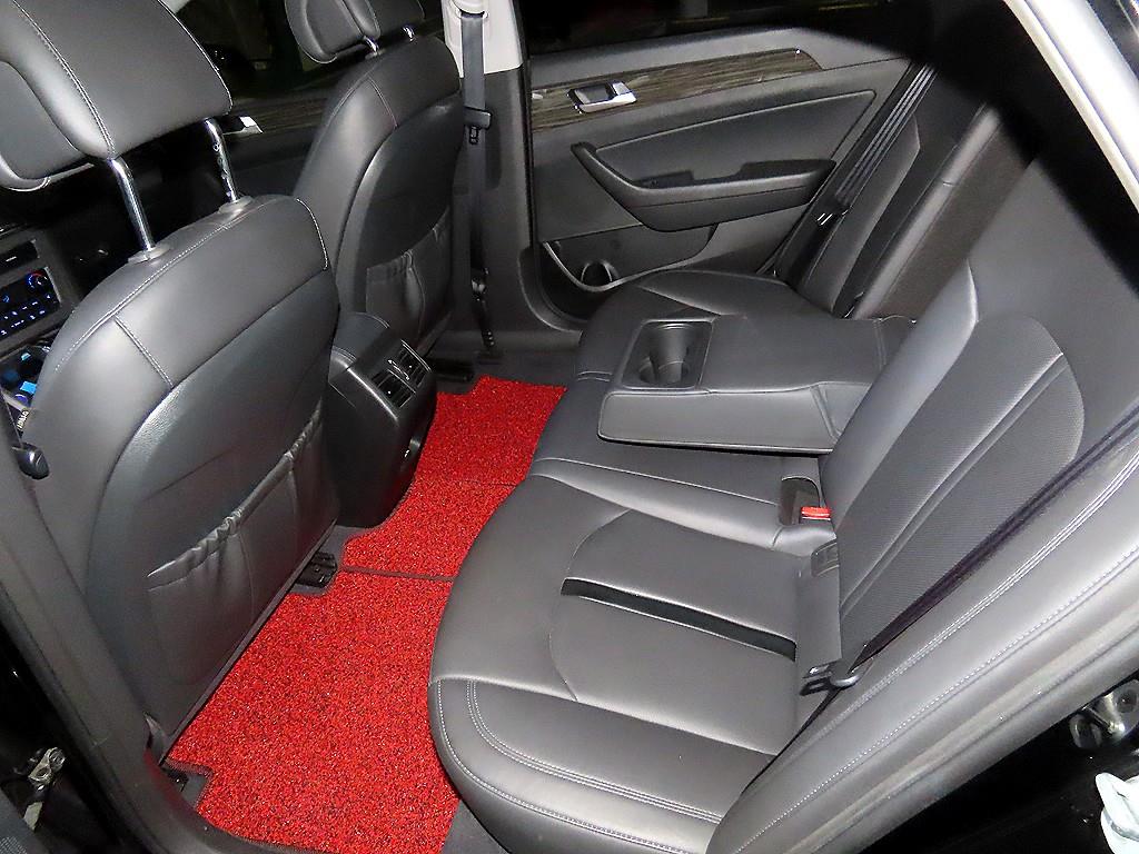 HYUNDAI Sonata - Vista 7