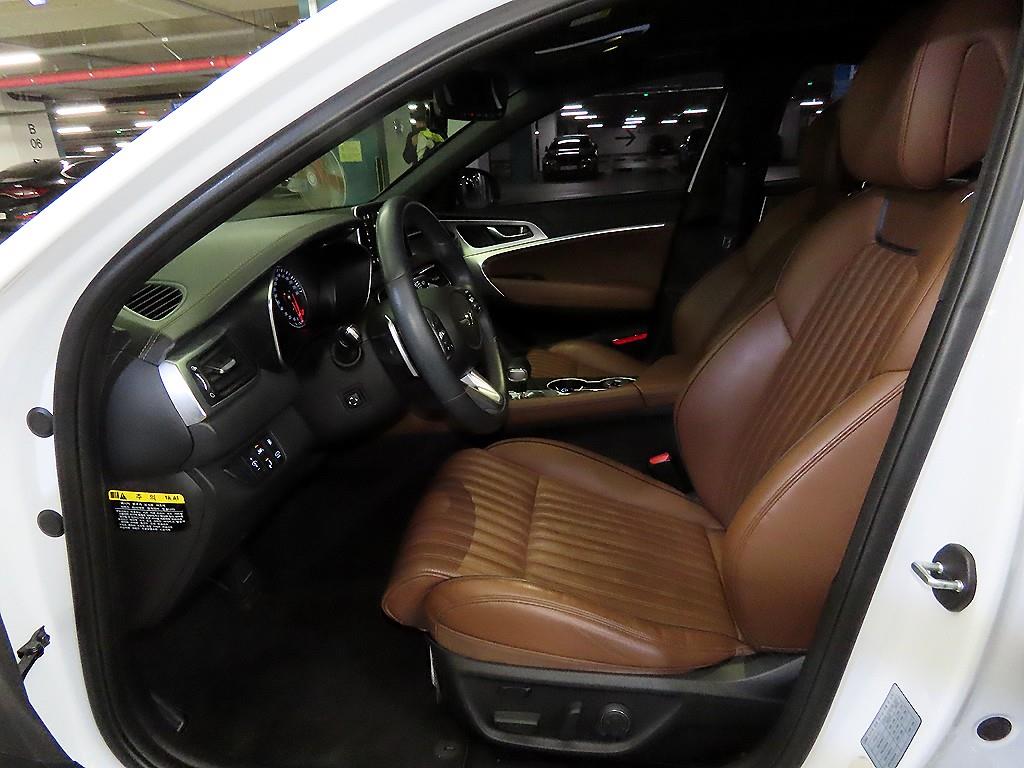 Genesis G70 - Vista 6