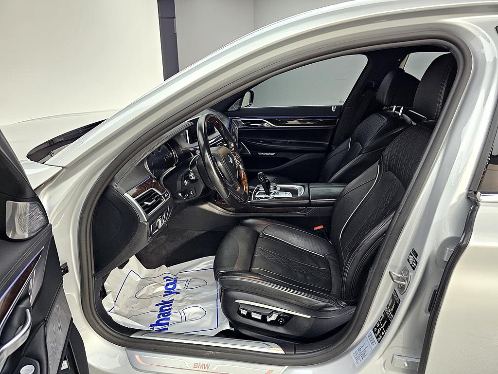 BMW 7 Series - Vista 8