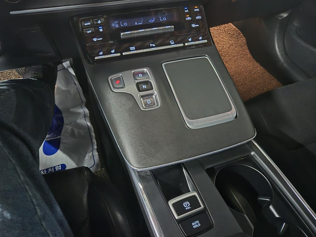 HYUNDAI Grandeur - Vista 9