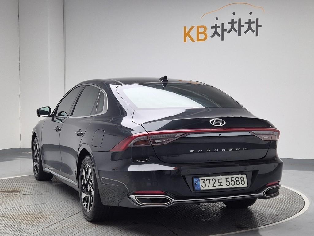 HYUNDAI Grandeur - Vista 2