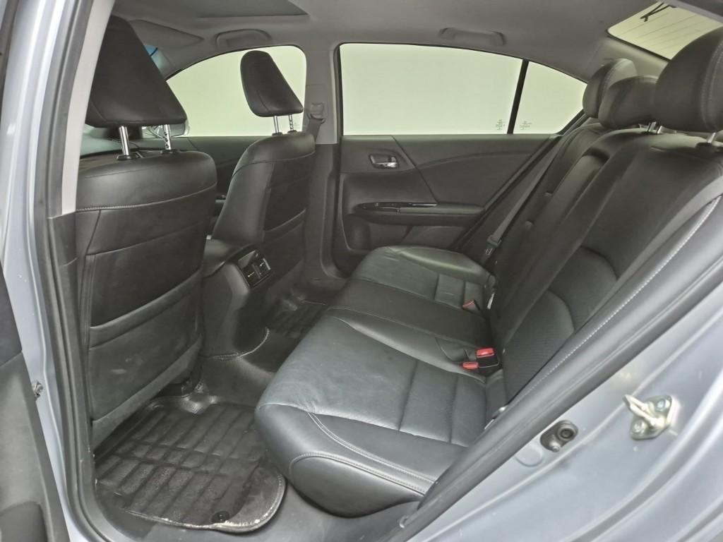 Honda Accord - Vista 12