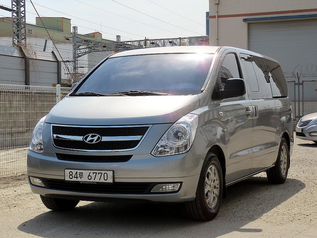 HYUNDAI Starex - Vista 2