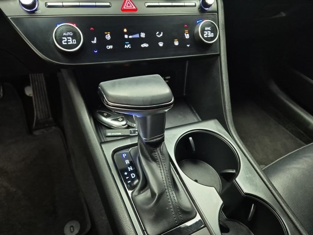 HYUNDAI Sonata - Vista 8