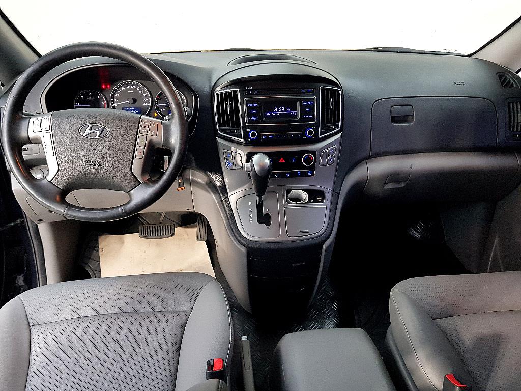 HYUNDAI Starex - Vista 5