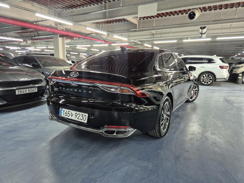 HYUNDAI Grandeur - Vista 6