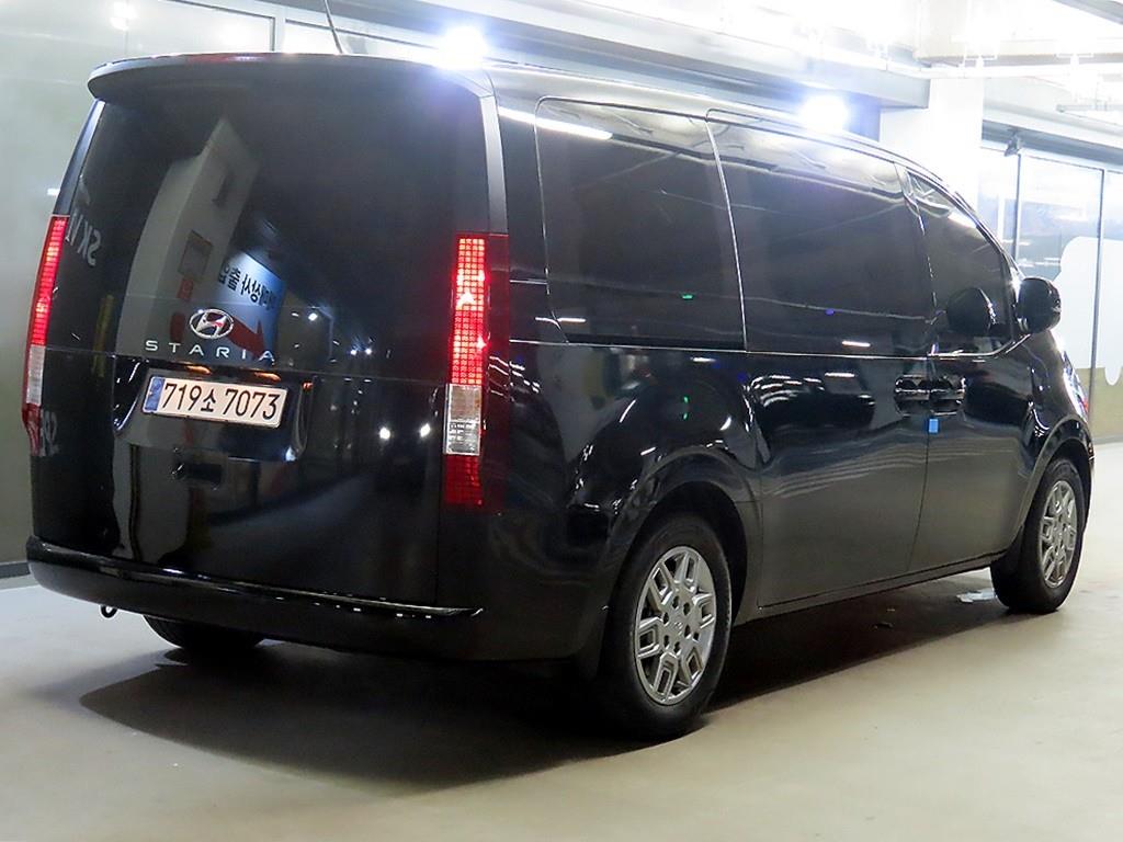HYUNDAI Staria - Vista 4