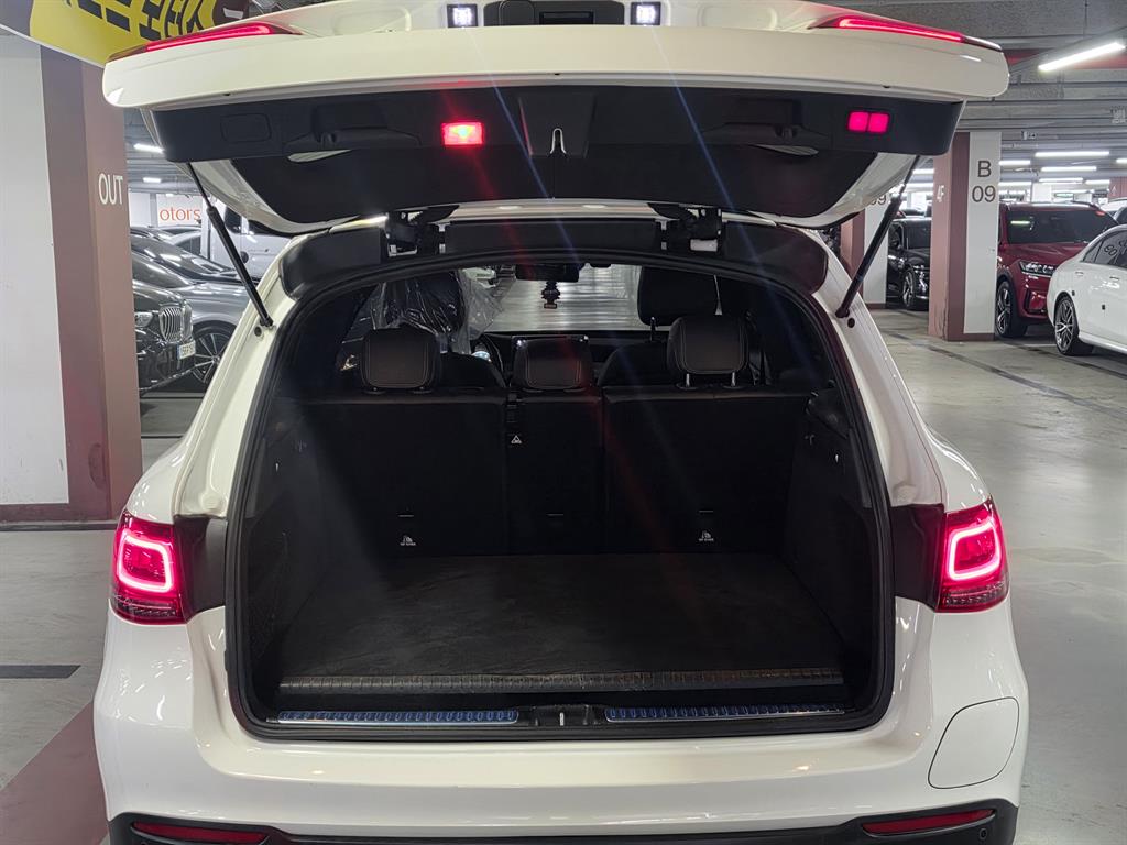 Mercedes Benz GLC Class - Vista 7