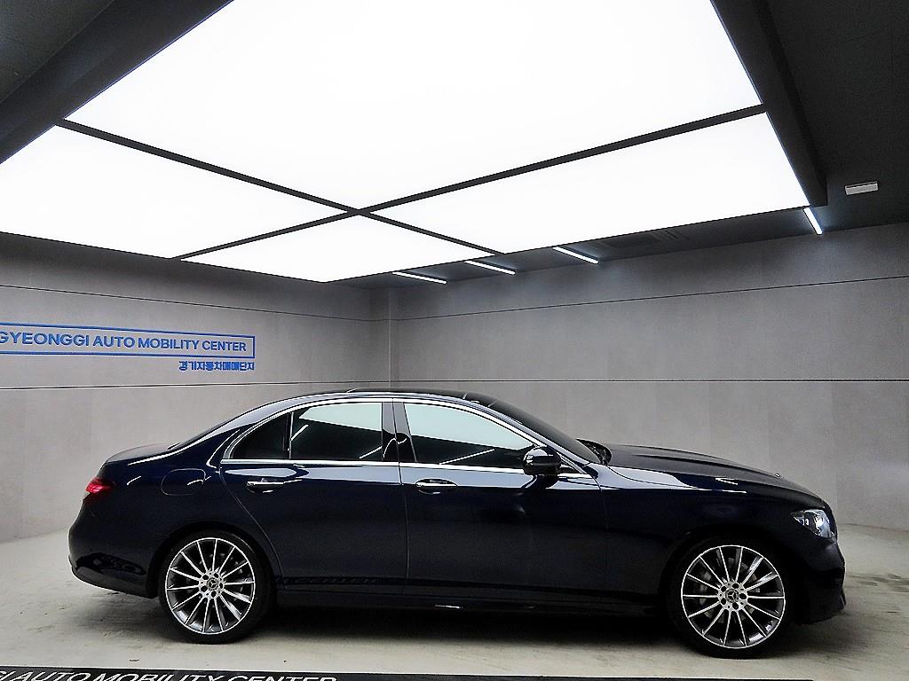 Mercedes Benz E class - Vista 2