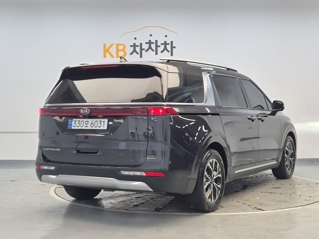 KIA Carnival - Vista 3