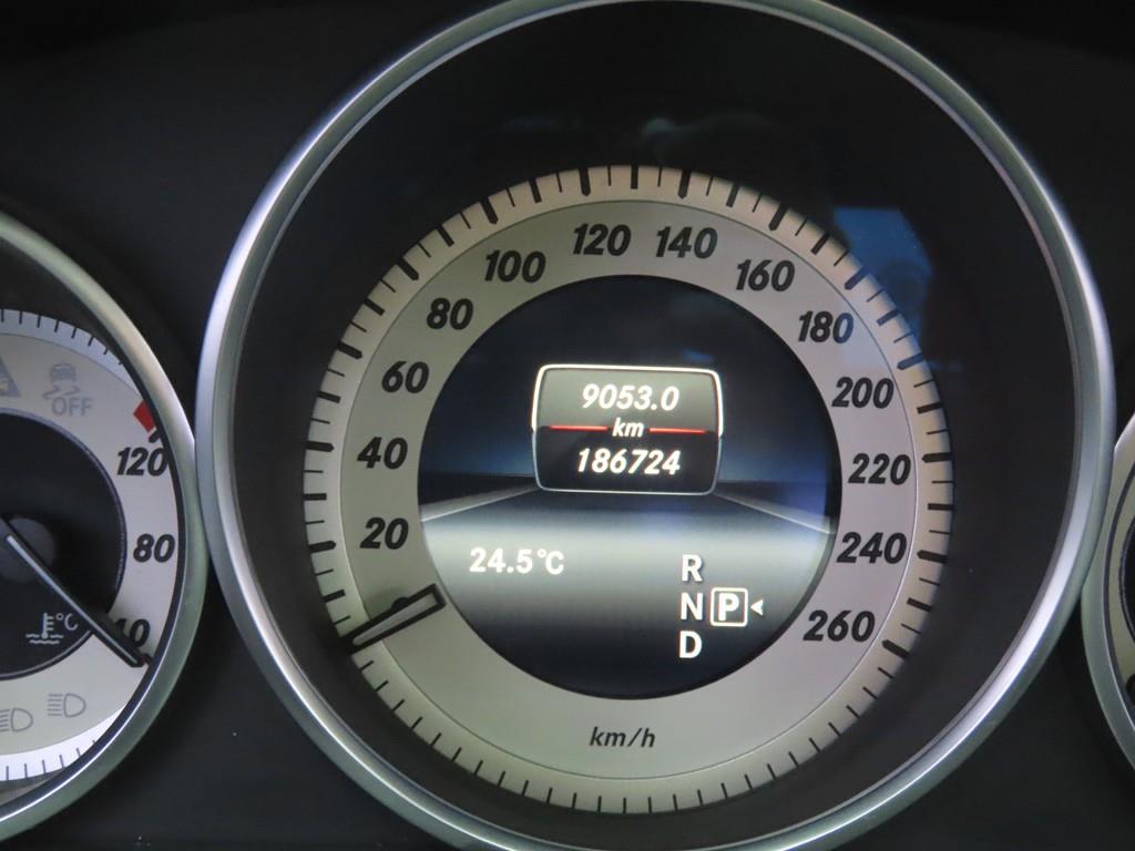 Mercedes Benz E class - Vista 8