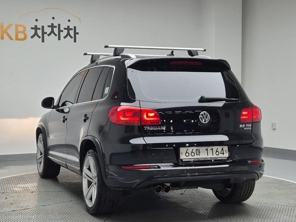 Volkswagen Tiguan - Vista 4