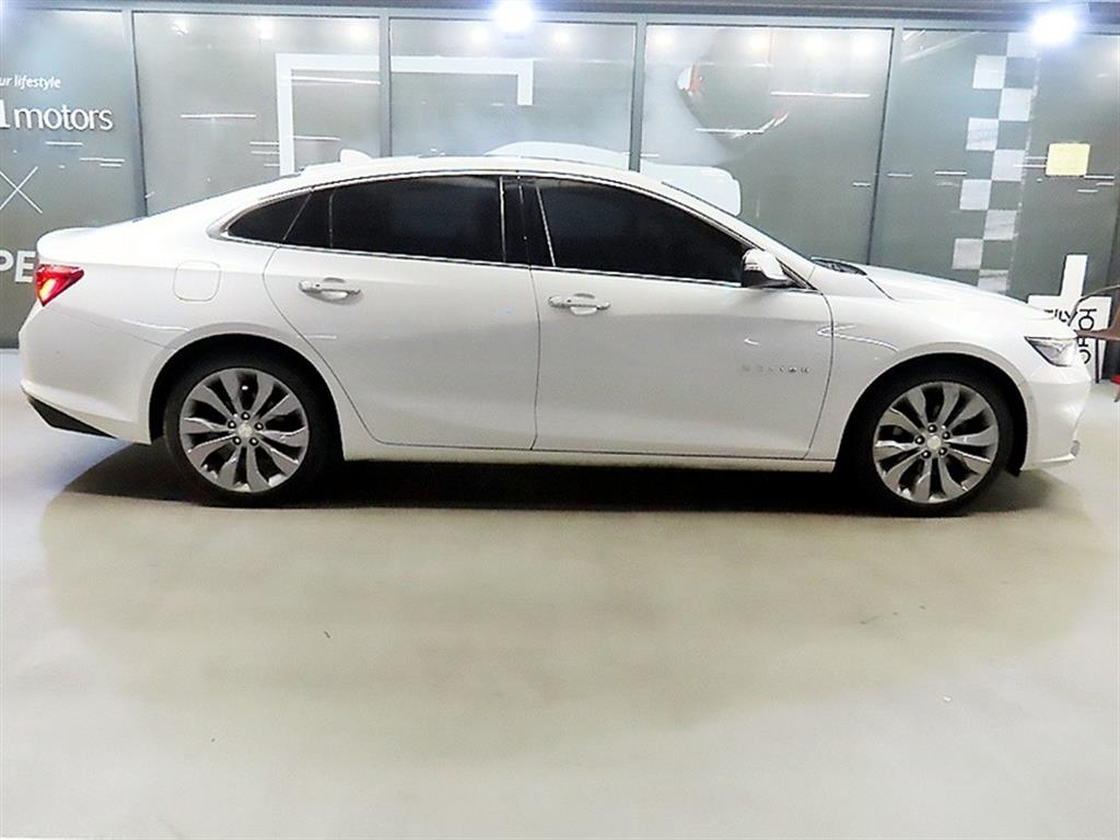 Chevrolet Malibu - Vista 3