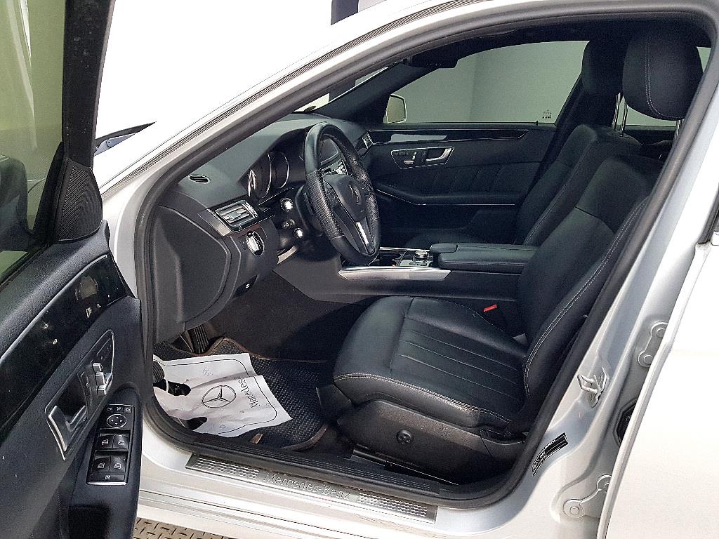 Mercedes Benz E class - Vista 8