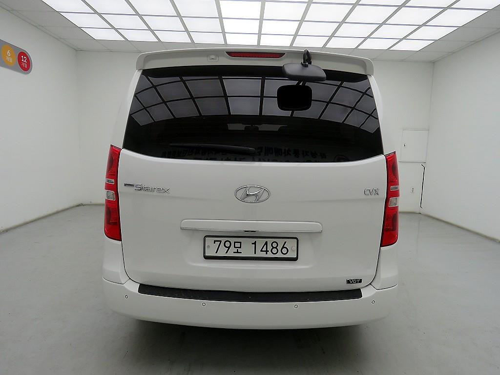 HYUNDAI Starex - Vista 3