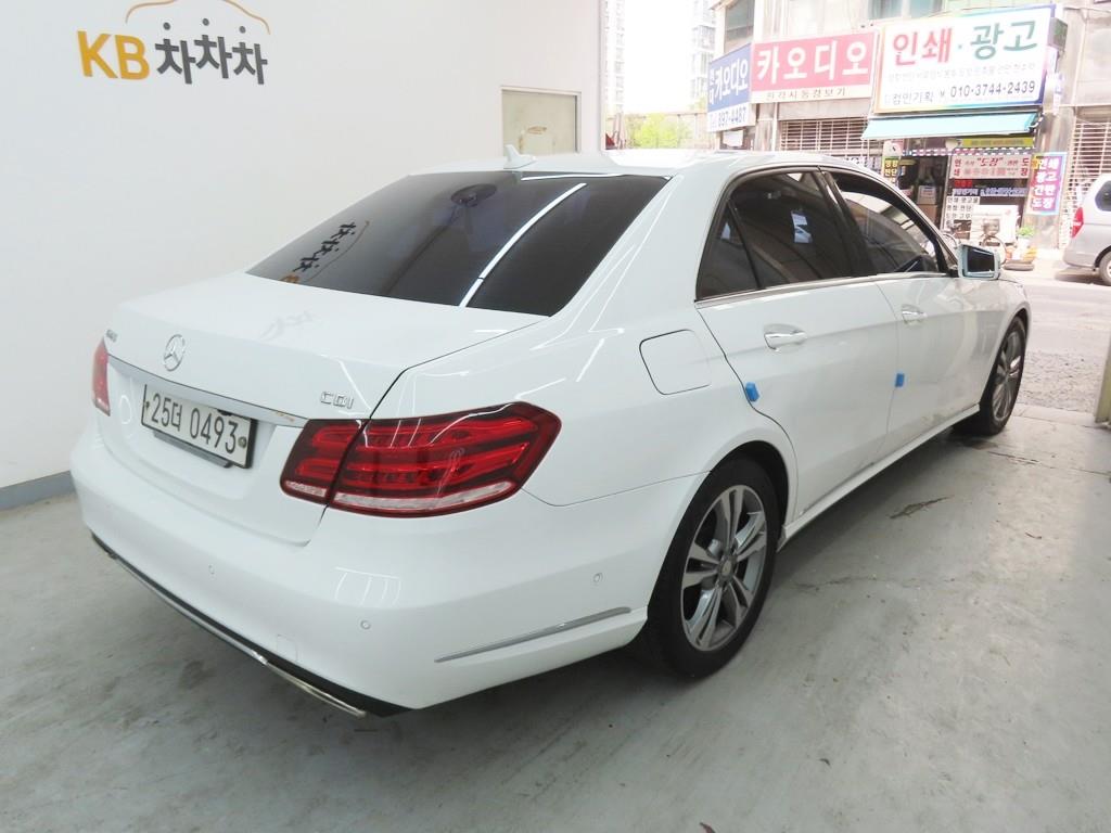 Mercedes Benz E class - Vista 3