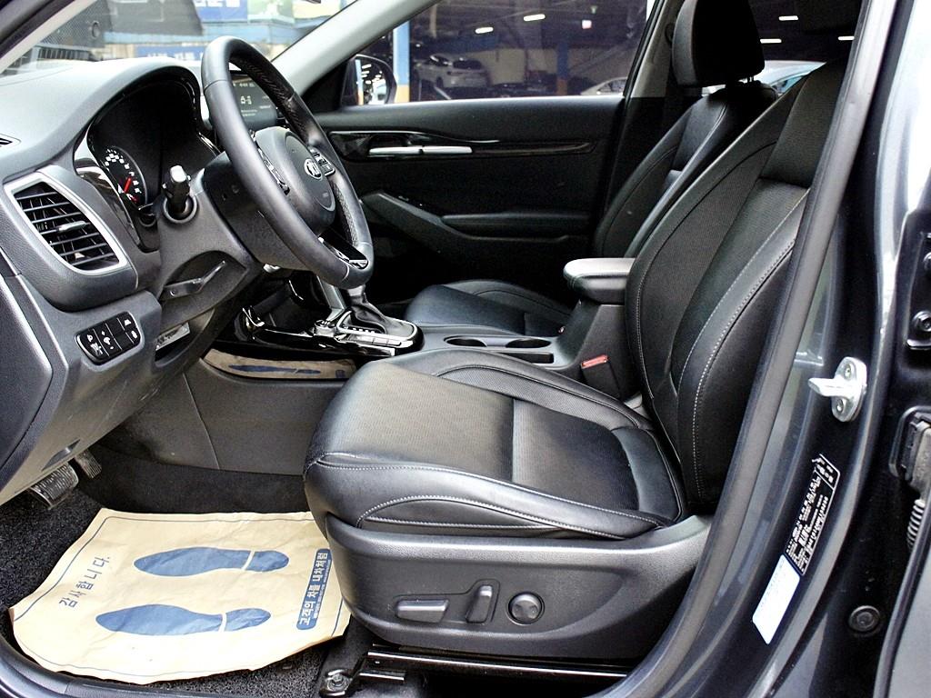 KIA Seltos - Vista 9