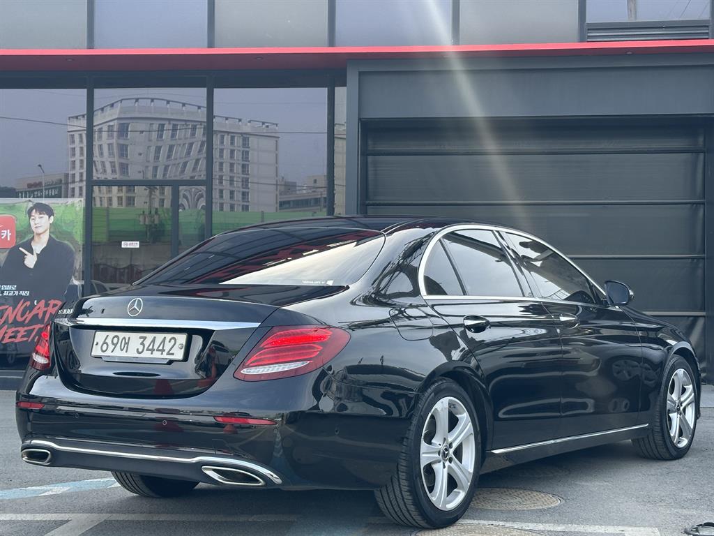 Mercedes Benz E class - Vista 2