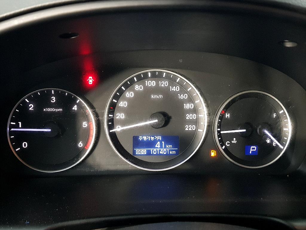 HYUNDAI Starex - Vista 7