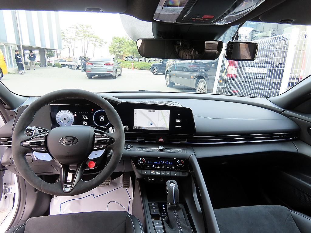 HYUNDAI Avante - Vista 7