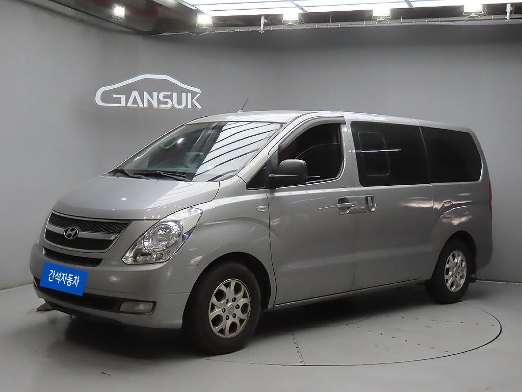 HYUNDAI Starex - Vista 3