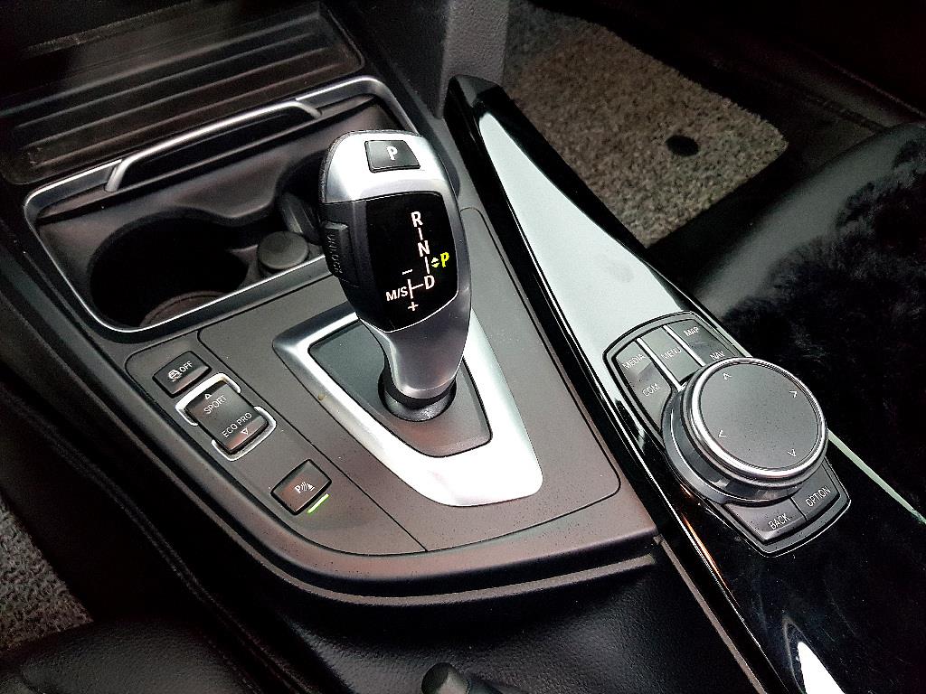 BMW 3 series 2018 Blanco - Importación desde Corea - HF Imports Iquique - Foto 13