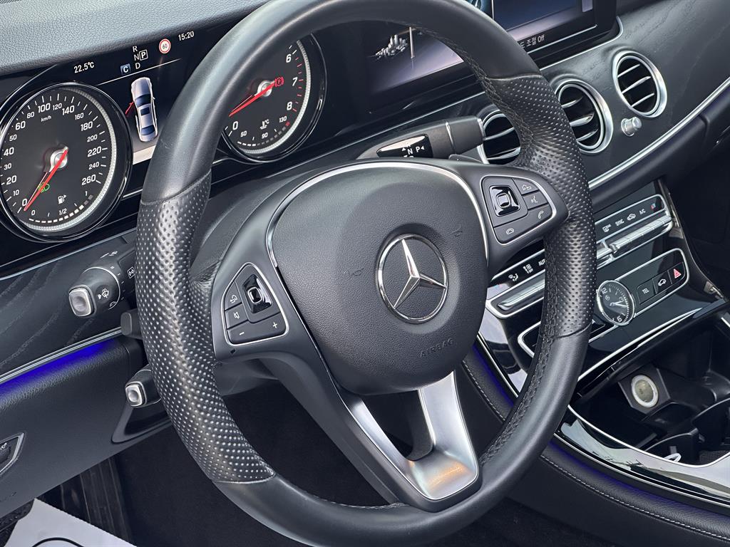 Mercedes Benz E class - Vista 9